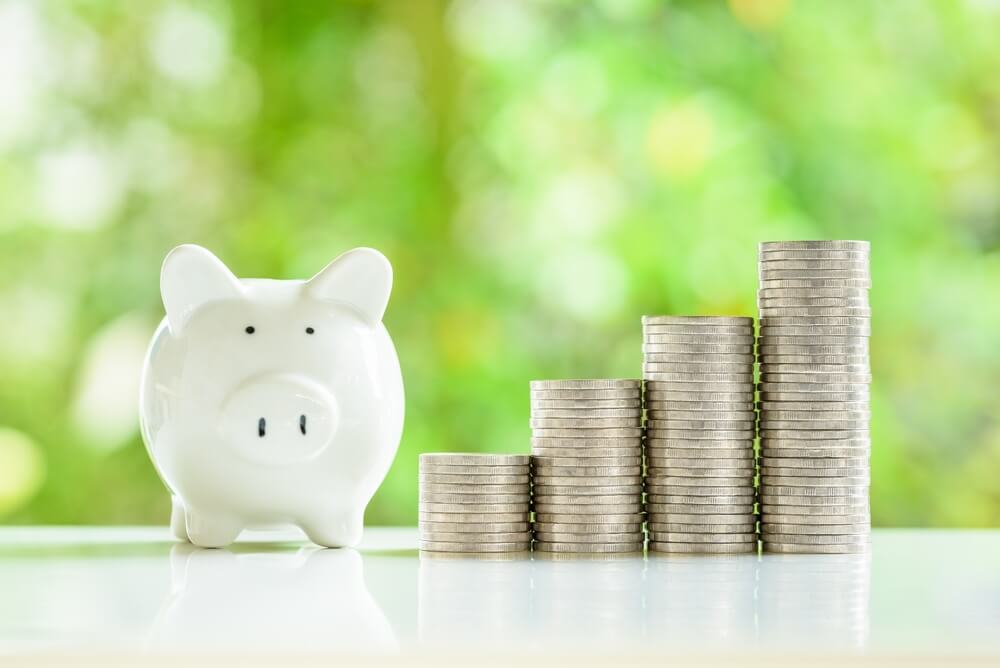 Is it Better to Pay Off Debt or Invest Your Extra Cash?