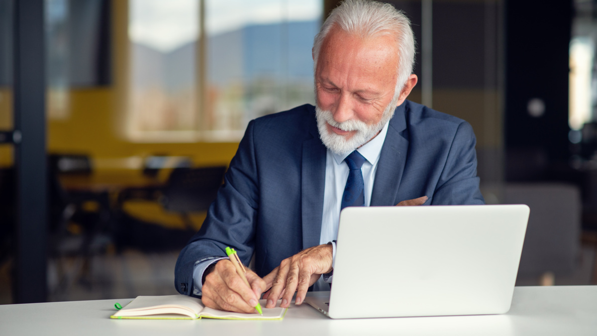 Online or In-Person Financial Advisor: Which Fits You Best?